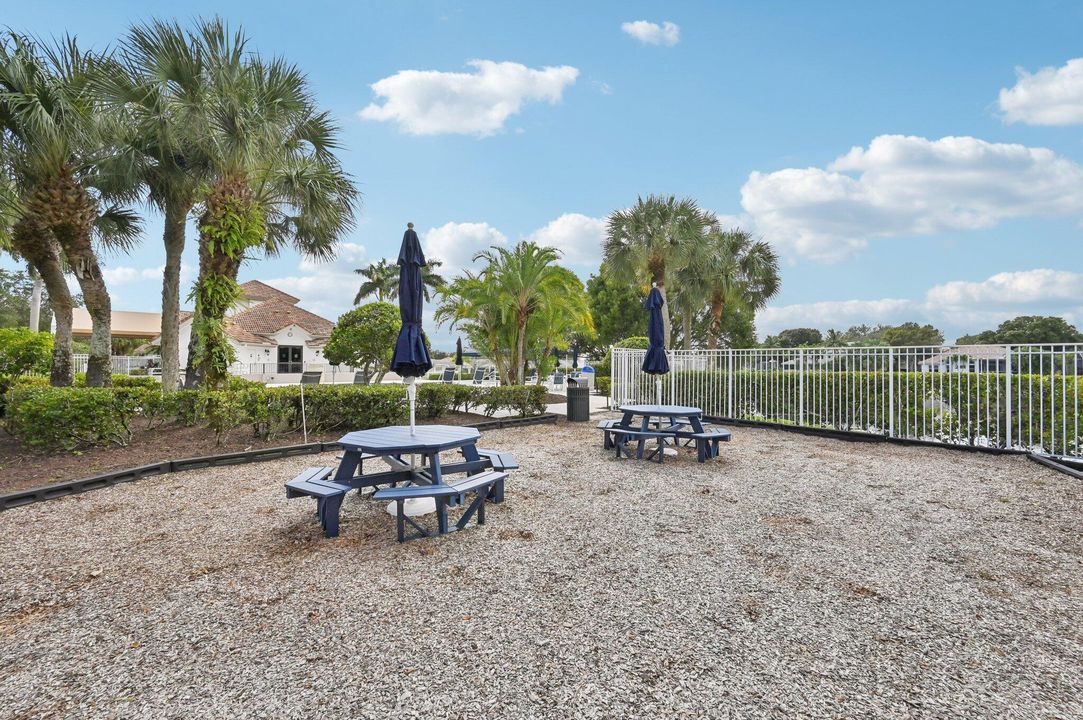 For Sale: $849,888 (4 beds, 2 baths, 1957 Square Feet)