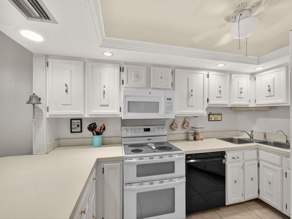 待售: $335,000 (3 贝兹, 2 浴室, 1418 平方英尺)