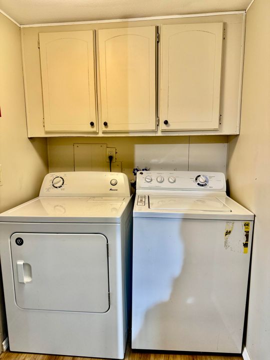 For Sale: $269,000 (3 beds, 2 baths, 1344 Square Feet)