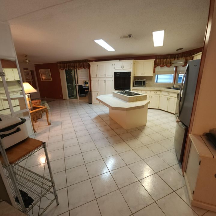 For Sale: $59,000 (2 beds, 2 baths, 1700 Square Feet)