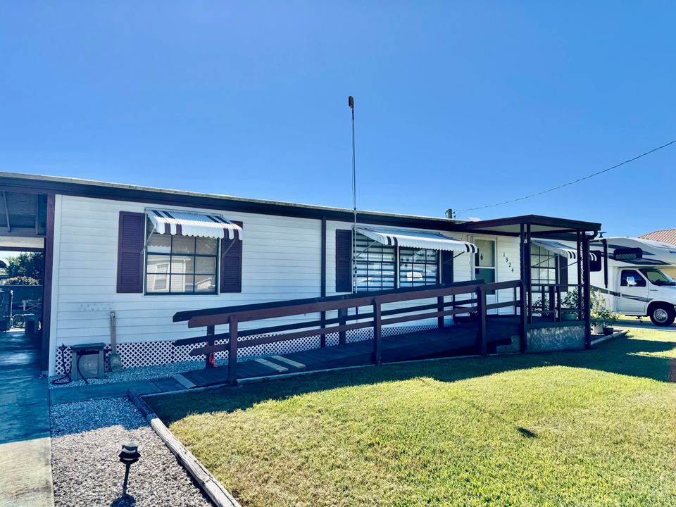 For Sale: $269,000 (3 beds, 2 baths, 1344 Square Feet)