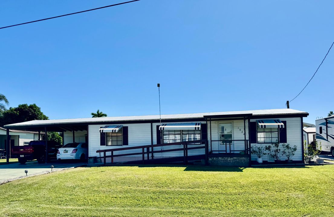 For Sale: $269,000 (3 beds, 2 baths, 1344 Square Feet)