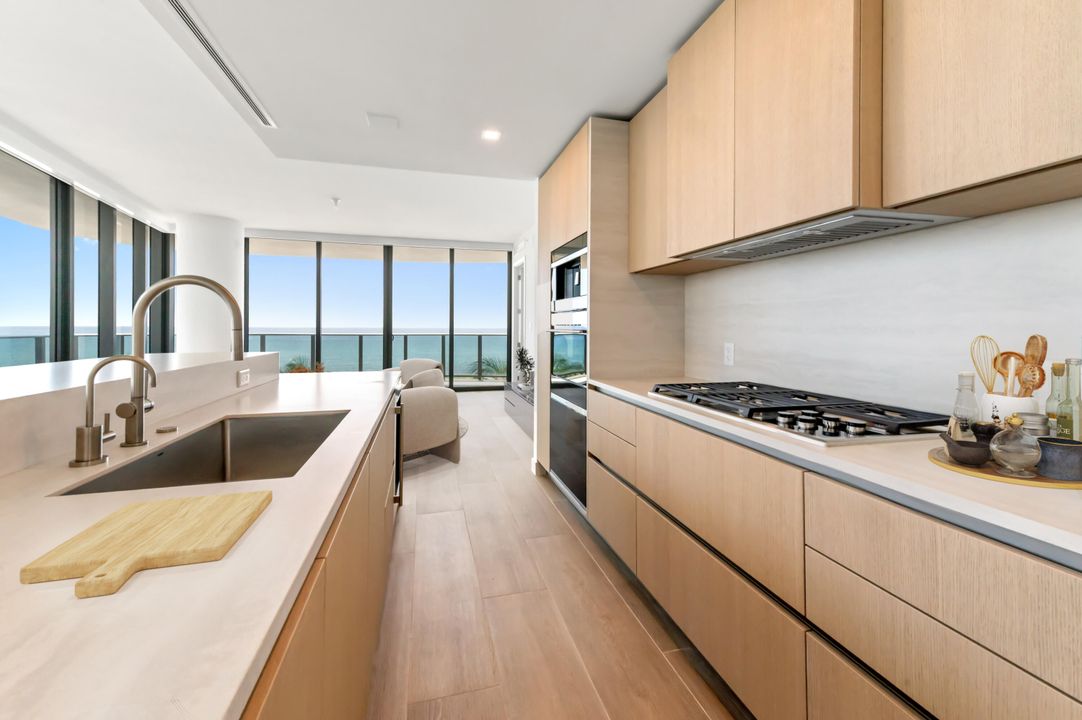 待售: $2,999,999 (3 贝兹, 3 浴室, 2590 平方英尺)