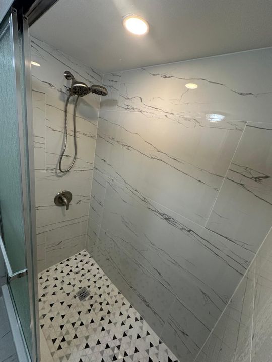 For Sale: $195,000 (2 beds, 2 baths, 1290 Square Feet)