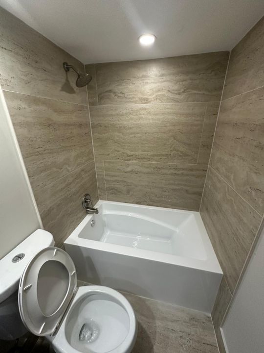 For Sale: $195,000 (2 beds, 2 baths, 1290 Square Feet)