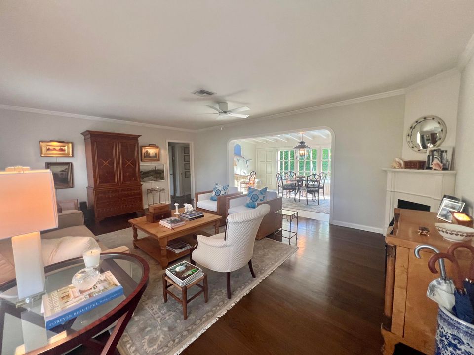 出租: $27,500 (2 贝兹, 2 浴室, 1436 平方英尺)