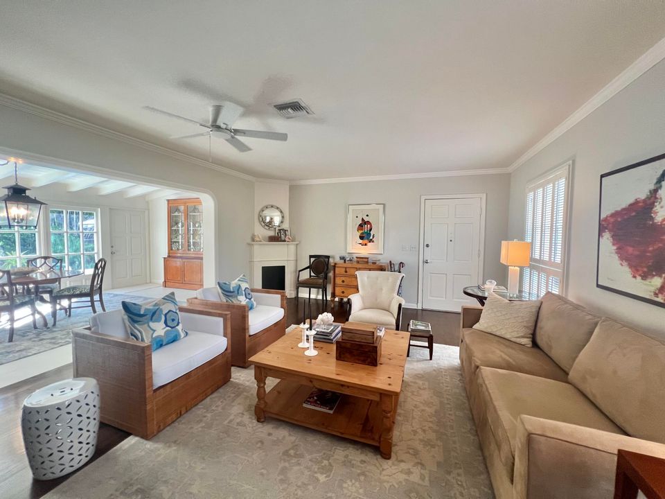 出租: $27,500 (2 贝兹, 2 浴室, 1436 平方英尺)