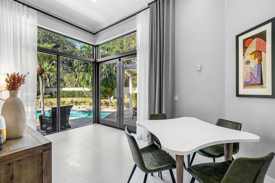 For Sale: $949,900 (3 beds, 2 baths, 2058 Square Feet)