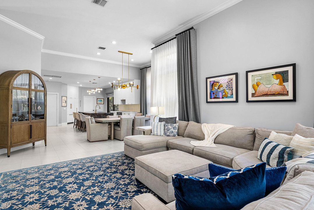 For Sale: $949,900 (3 beds, 2 baths, 2058 Square Feet)