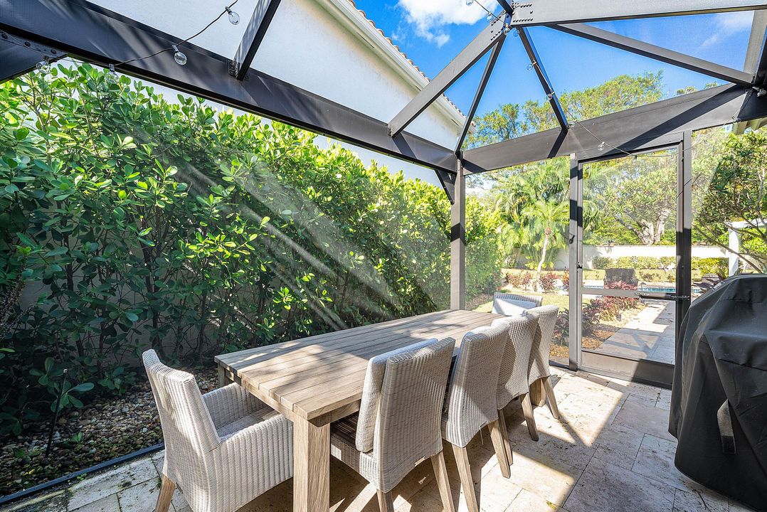 For Sale: $949,900 (3 beds, 2 baths, 2058 Square Feet)