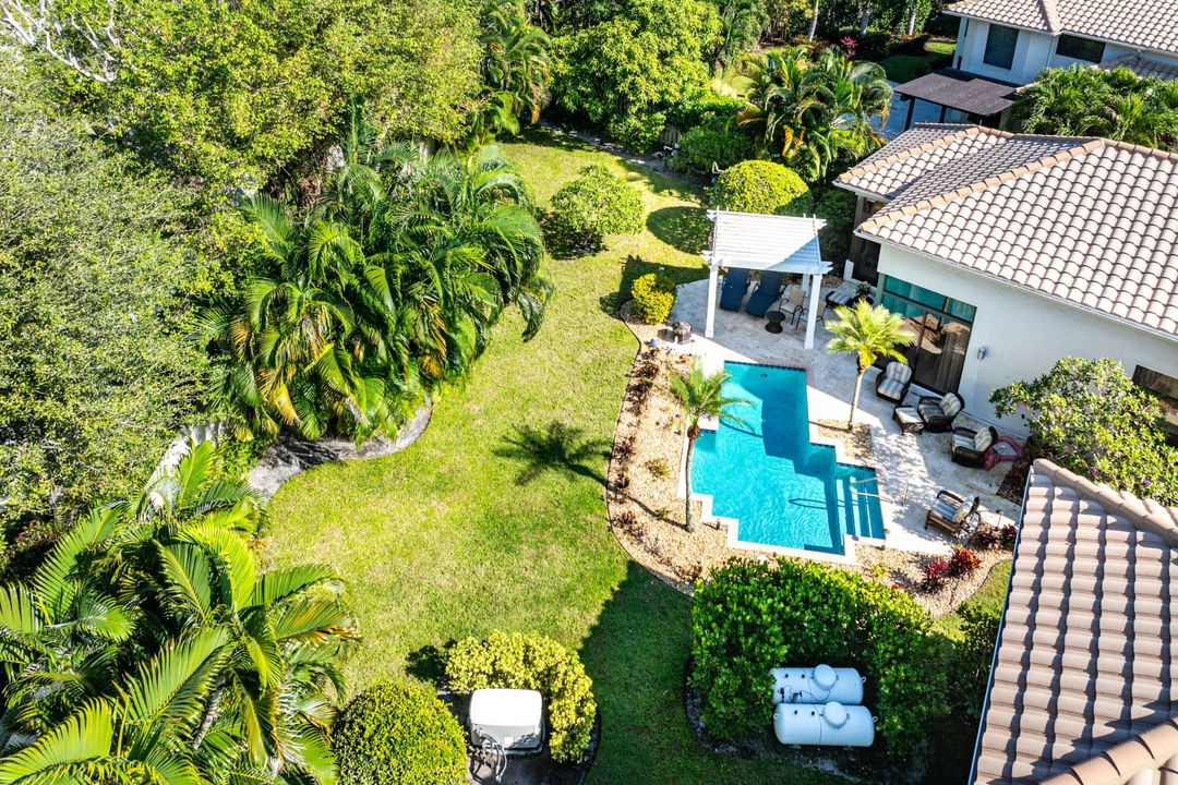 For Sale: $949,900 (3 beds, 2 baths, 2058 Square Feet)