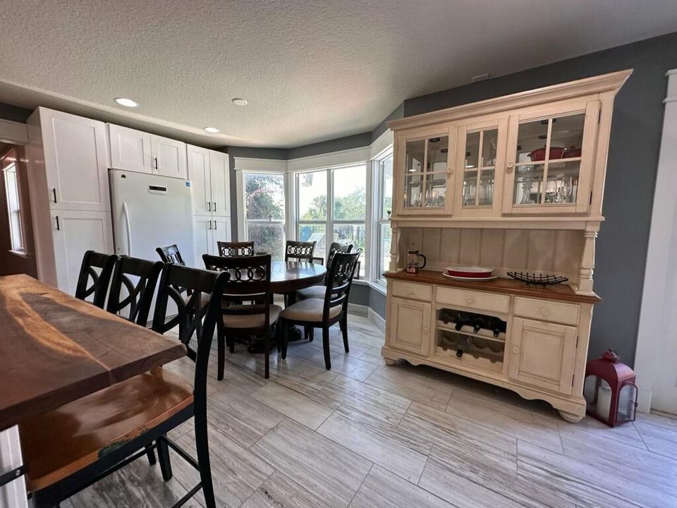 For Rent: $9,500 (4 beds, 2 baths, 2794 Square Feet)