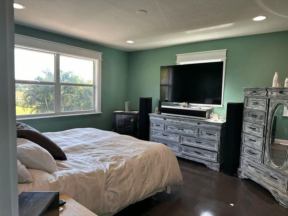 For Rent: $9,500 (4 beds, 2 baths, 2794 Square Feet)