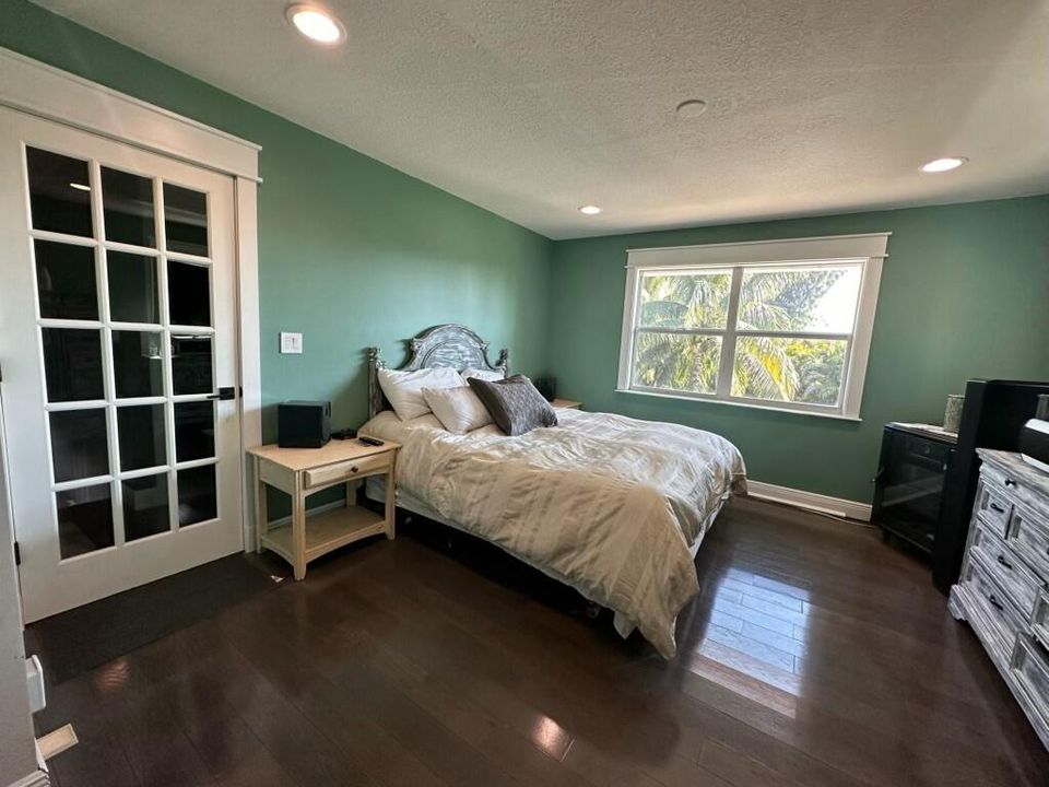 For Rent: $9,500 (4 beds, 2 baths, 2794 Square Feet)