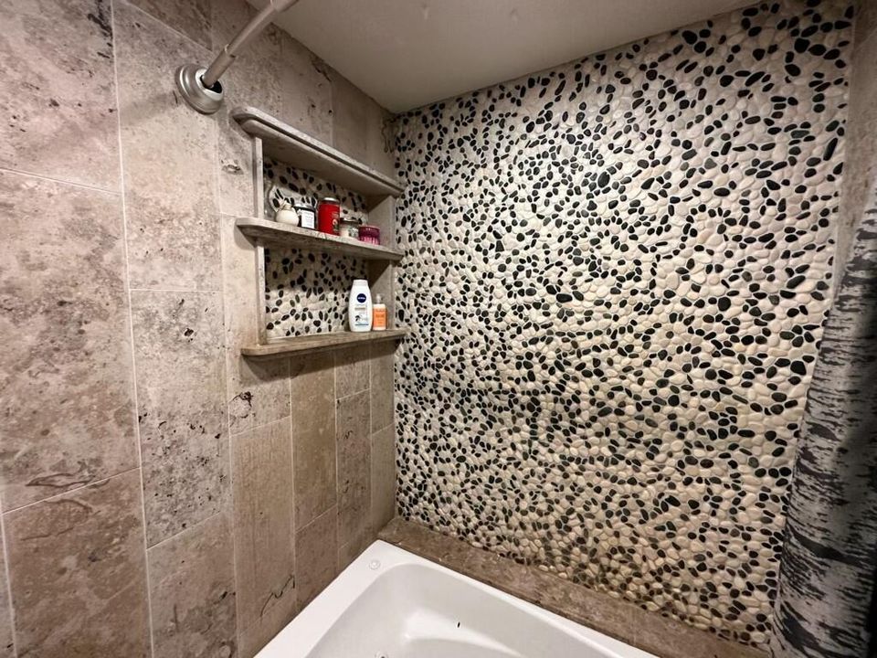 For Rent: $9,500 (4 beds, 2 baths, 2794 Square Feet)