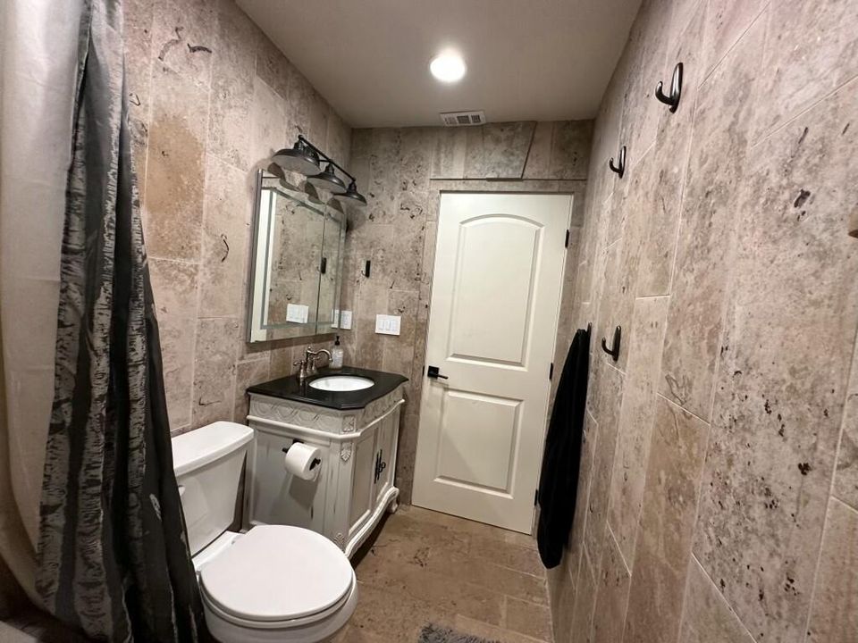 For Rent: $9,500 (4 beds, 2 baths, 2794 Square Feet)