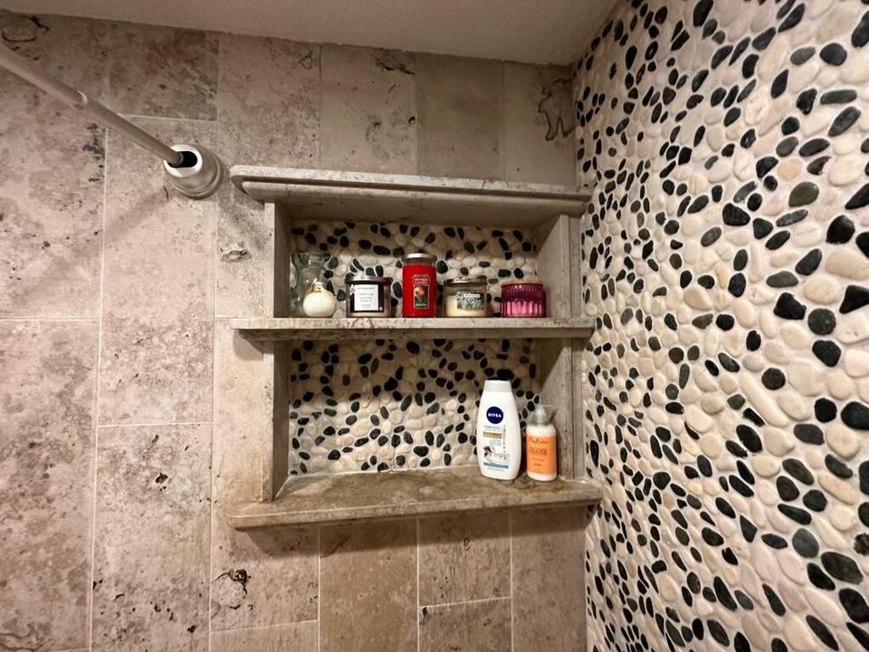 For Rent: $9,500 (4 beds, 2 baths, 2794 Square Feet)