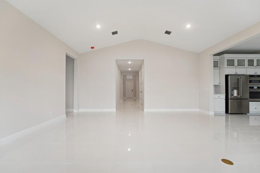 En Venta: $674,995 (3 camas, 3 baños, 2809 Pies cuadrados)