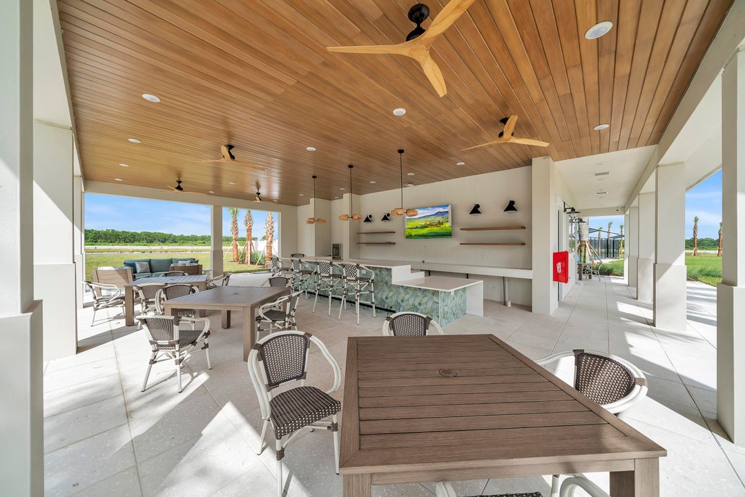 En Venta: $674,995 (3 camas, 3 baños, 2809 Pies cuadrados)