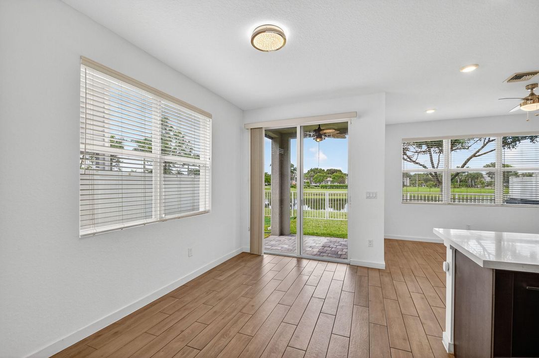 Под контрактом: $513,000 (4 спален, 3 ванн, 1883 Квадратных фут)