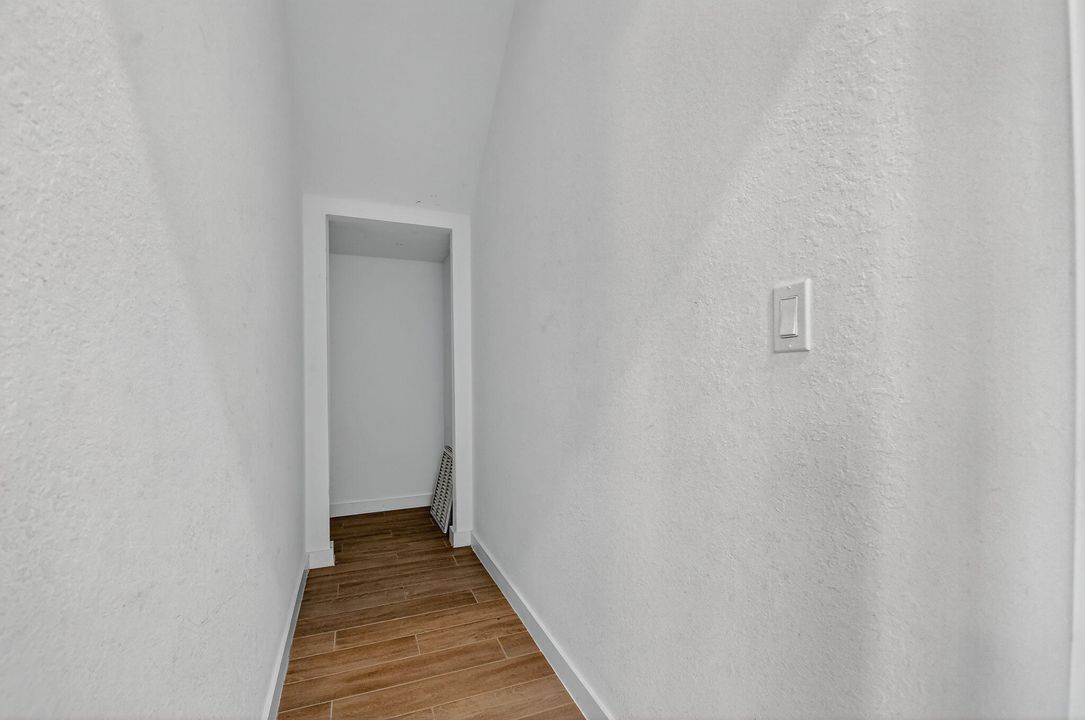 Под контрактом: $513,000 (4 спален, 3 ванн, 1883 Квадратных фут)