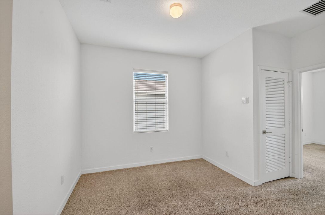 Под контрактом: $513,000 (4 спален, 3 ванн, 1883 Квадратных фут)