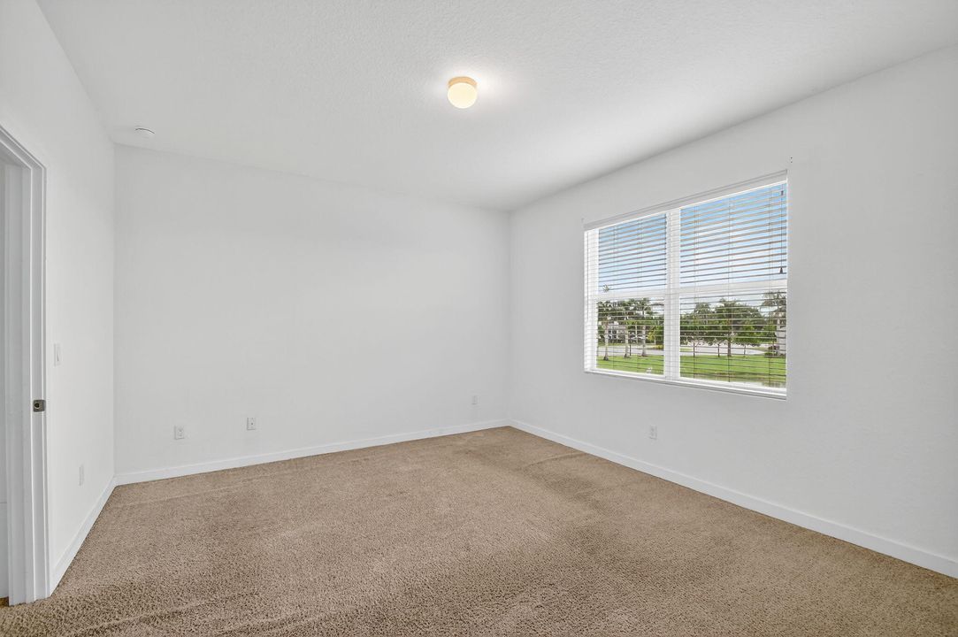 Под контрактом: $513,000 (4 спален, 3 ванн, 1883 Квадратных фут)