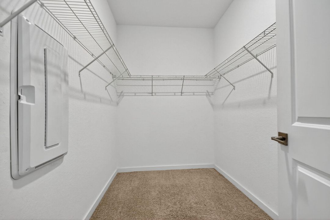 Под контрактом: $513,000 (4 спален, 3 ванн, 1883 Квадратных фут)