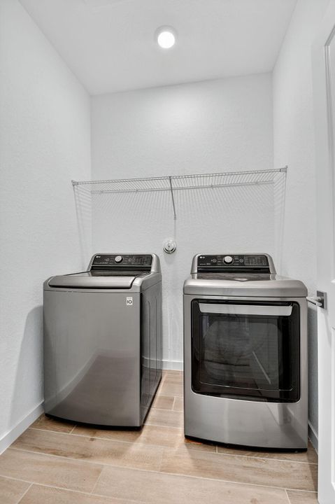 Под контрактом: $513,000 (4 спален, 3 ванн, 1883 Квадратных фут)