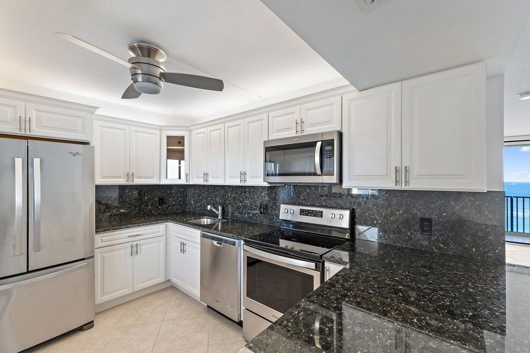 На продажу: $675,000 (2 спален, 2 ванн, 1170 Квадратных фут)