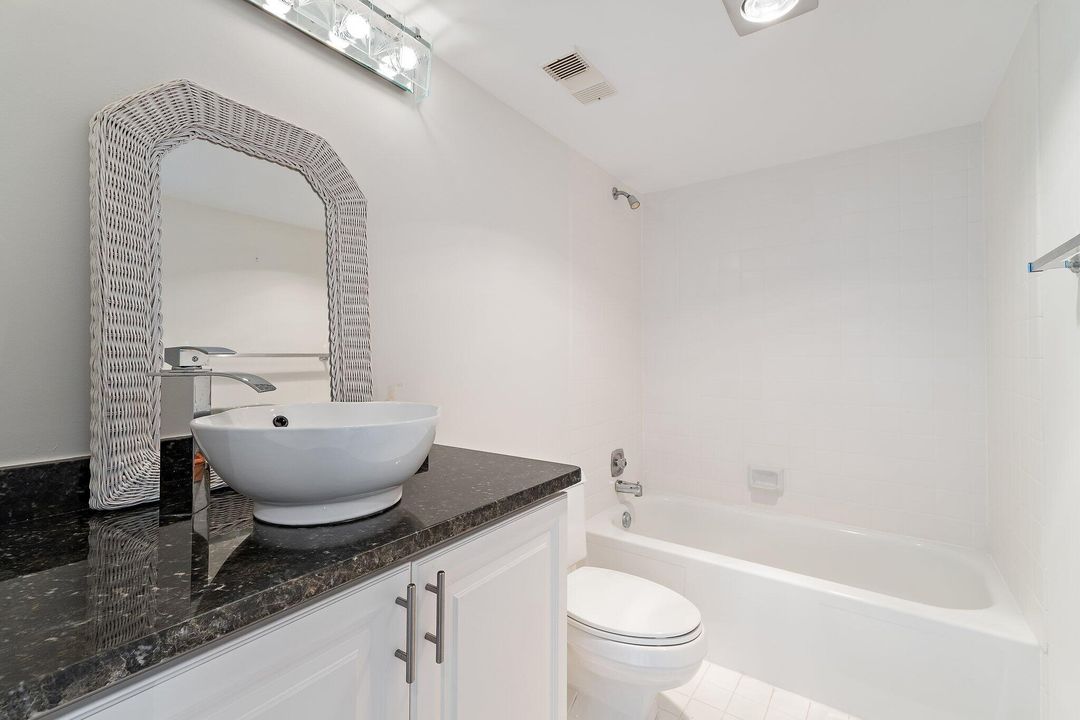 На продажу: $675,000 (2 спален, 2 ванн, 1170 Квадратных фут)