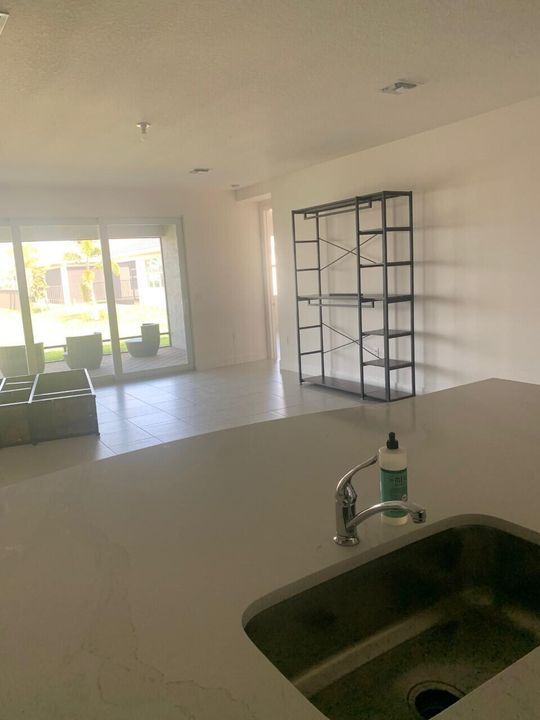 В аренду: $3,500 (3 спален, 2 ванн, 2254 Квадратных фут)