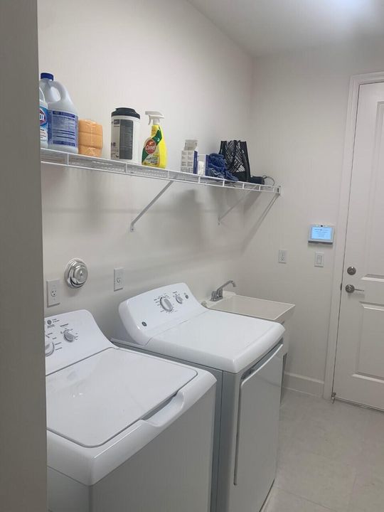 В аренду: $3,500 (3 спален, 2 ванн, 2254 Квадратных фут)