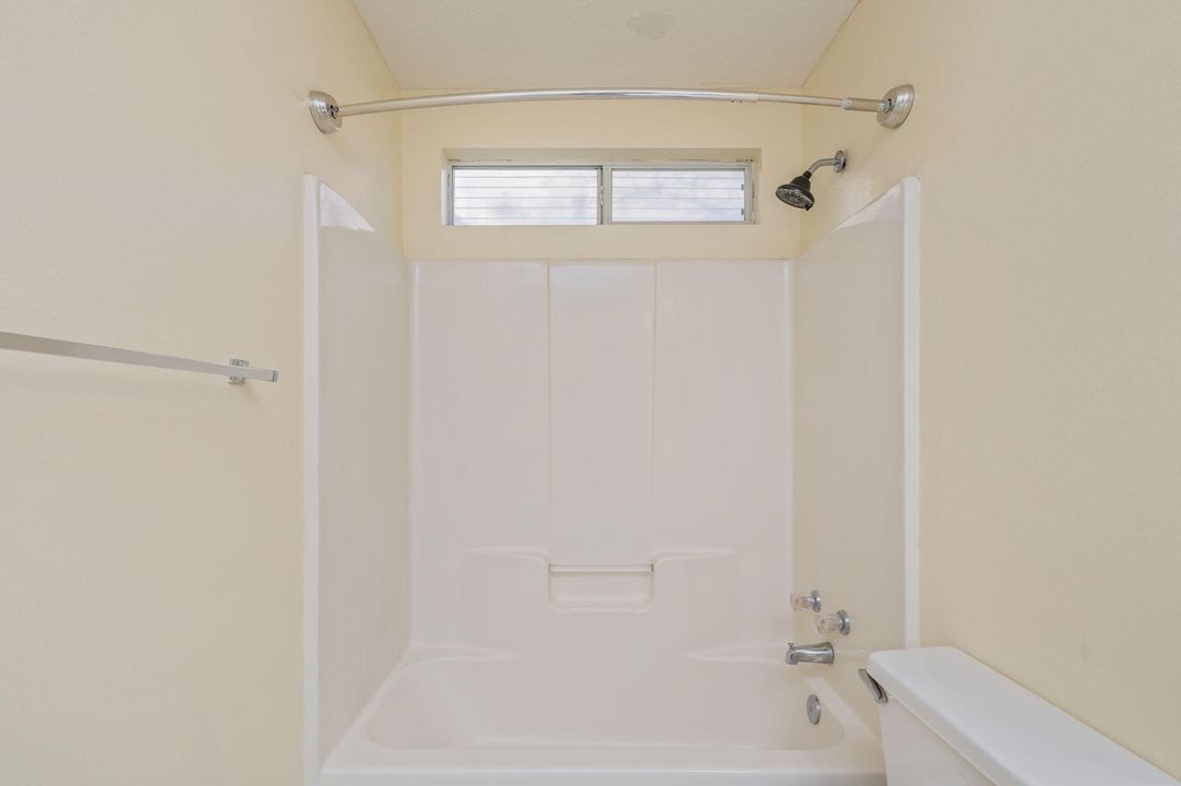 待售: $335,000 (4 贝兹, 3 浴室, 1784 平方英尺)