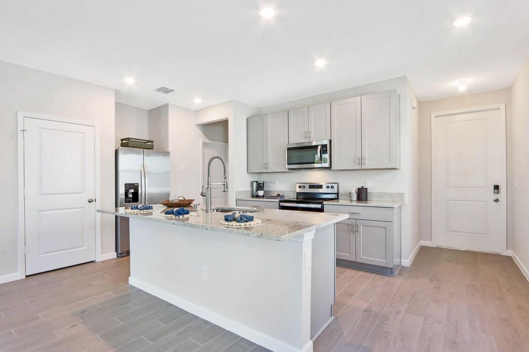 出租: $2,550 (3 贝兹, 2 浴室, 1804 平方英尺)