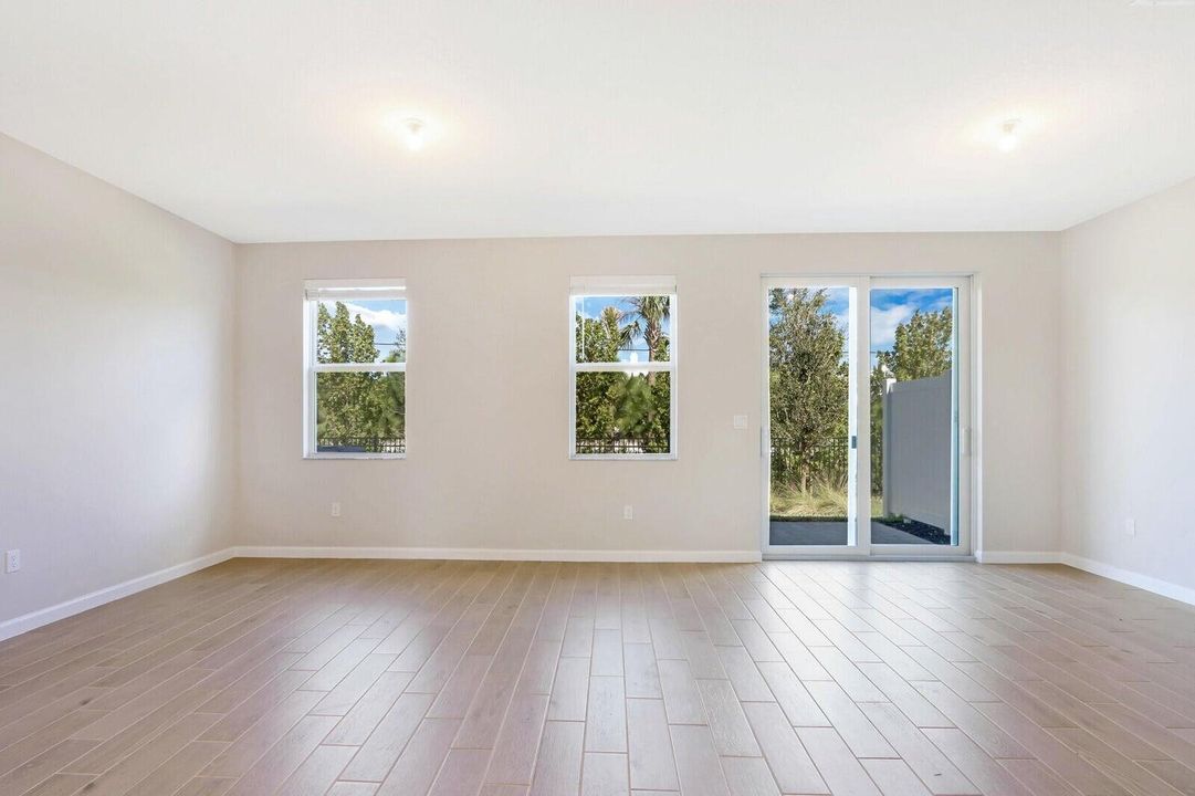 出租: $2,550 (3 贝兹, 2 浴室, 1804 平方英尺)