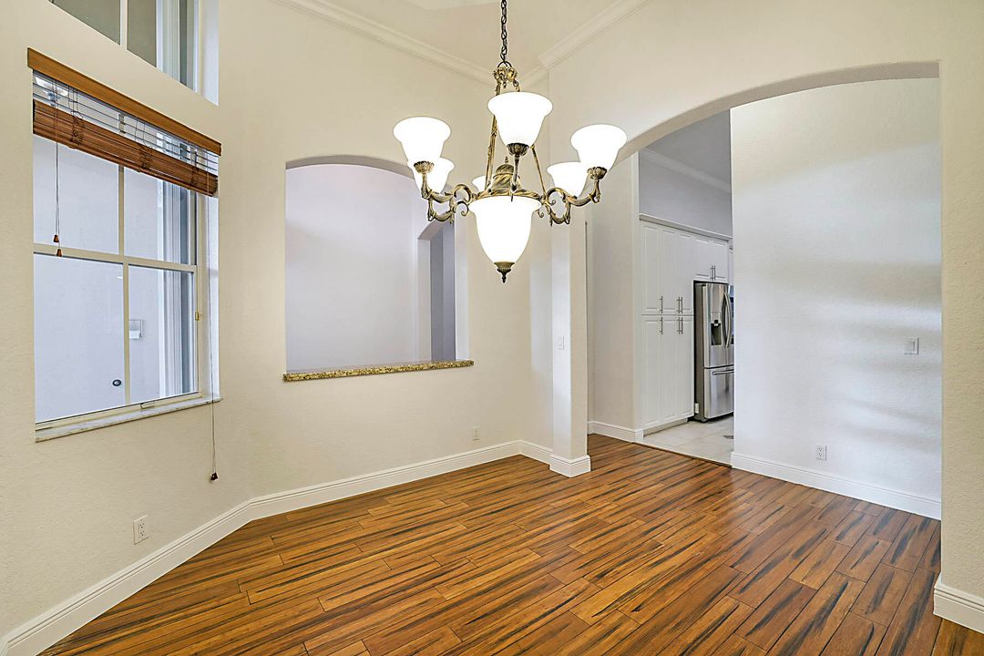 待售: $824,900 (5 贝兹, 3 浴室, 3080 平方英尺)