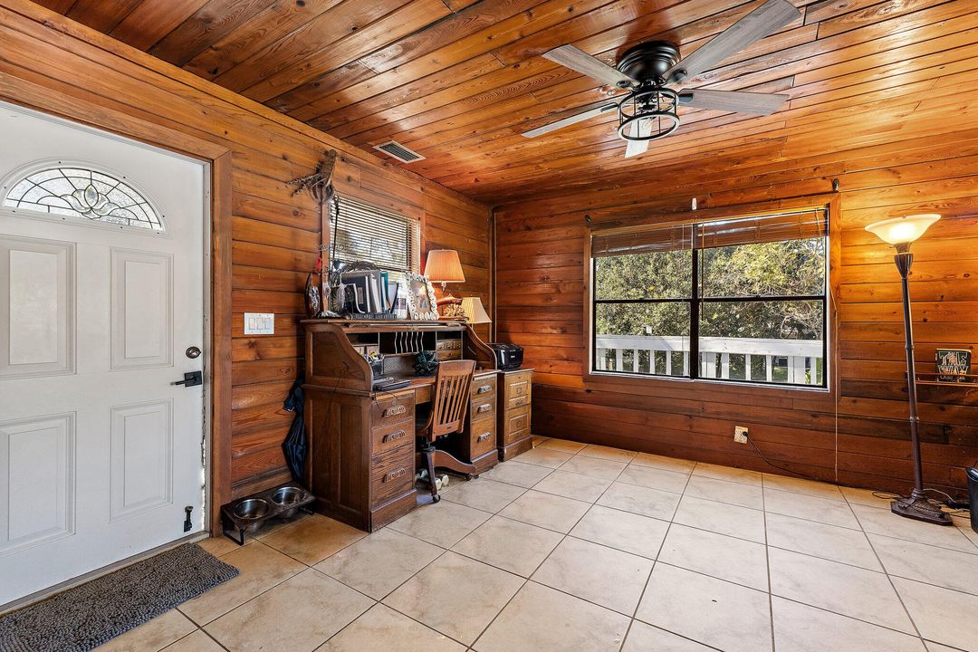 For Sale: $550,000 (3 beds, 2 baths, 1234 Square Feet)