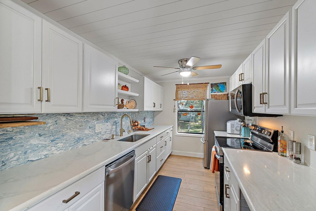 For Sale: $550,000 (3 beds, 2 baths, 1234 Square Feet)