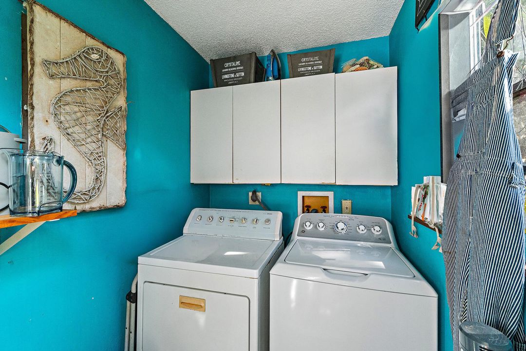 For Sale: $550,000 (3 beds, 2 baths, 1234 Square Feet)