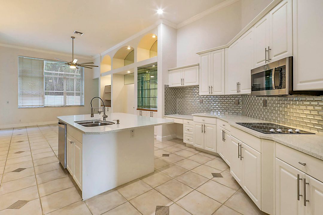 待售: $824,900 (5 贝兹, 3 浴室, 3080 平方英尺)