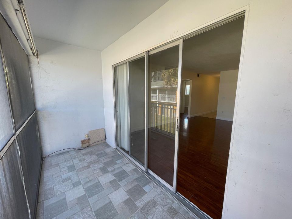 В аренду: $1,750 (2 спален, 1 ванн, 756 Квадратных фут)