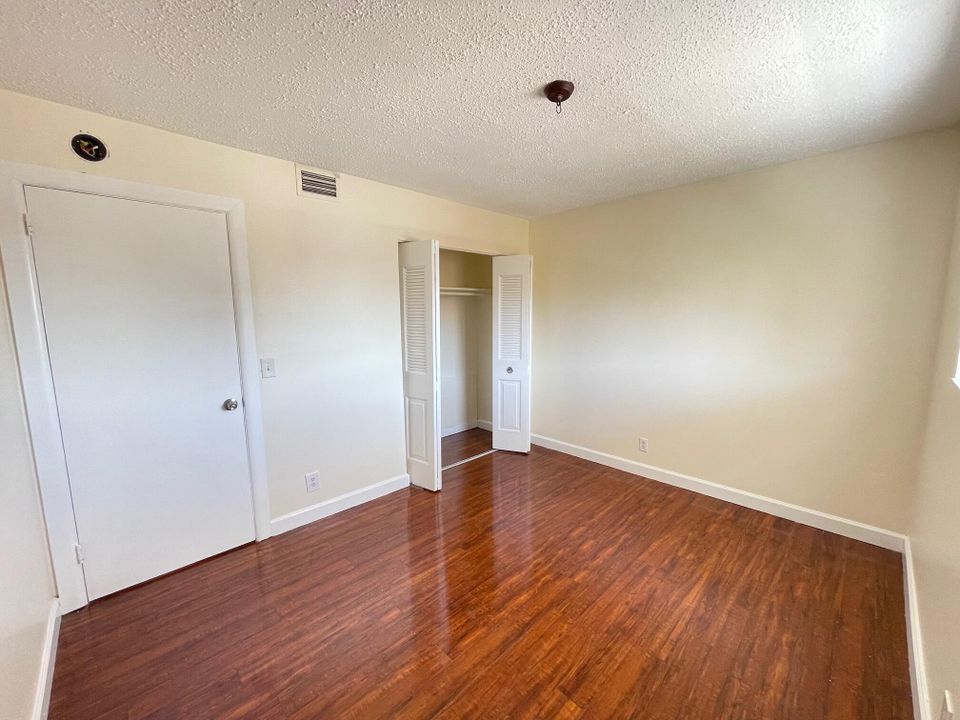 В аренду: $1,750 (2 спален, 1 ванн, 756 Квадратных фут)