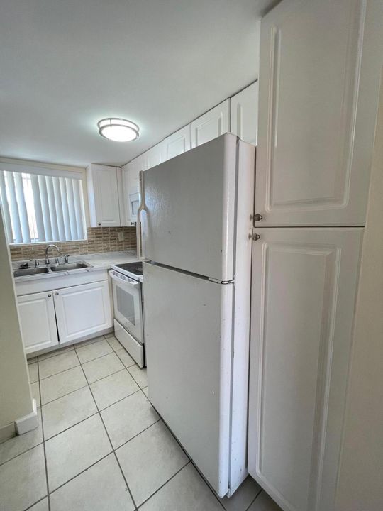 В аренду: $1,750 (2 спален, 1 ванн, 756 Квадратных фут)