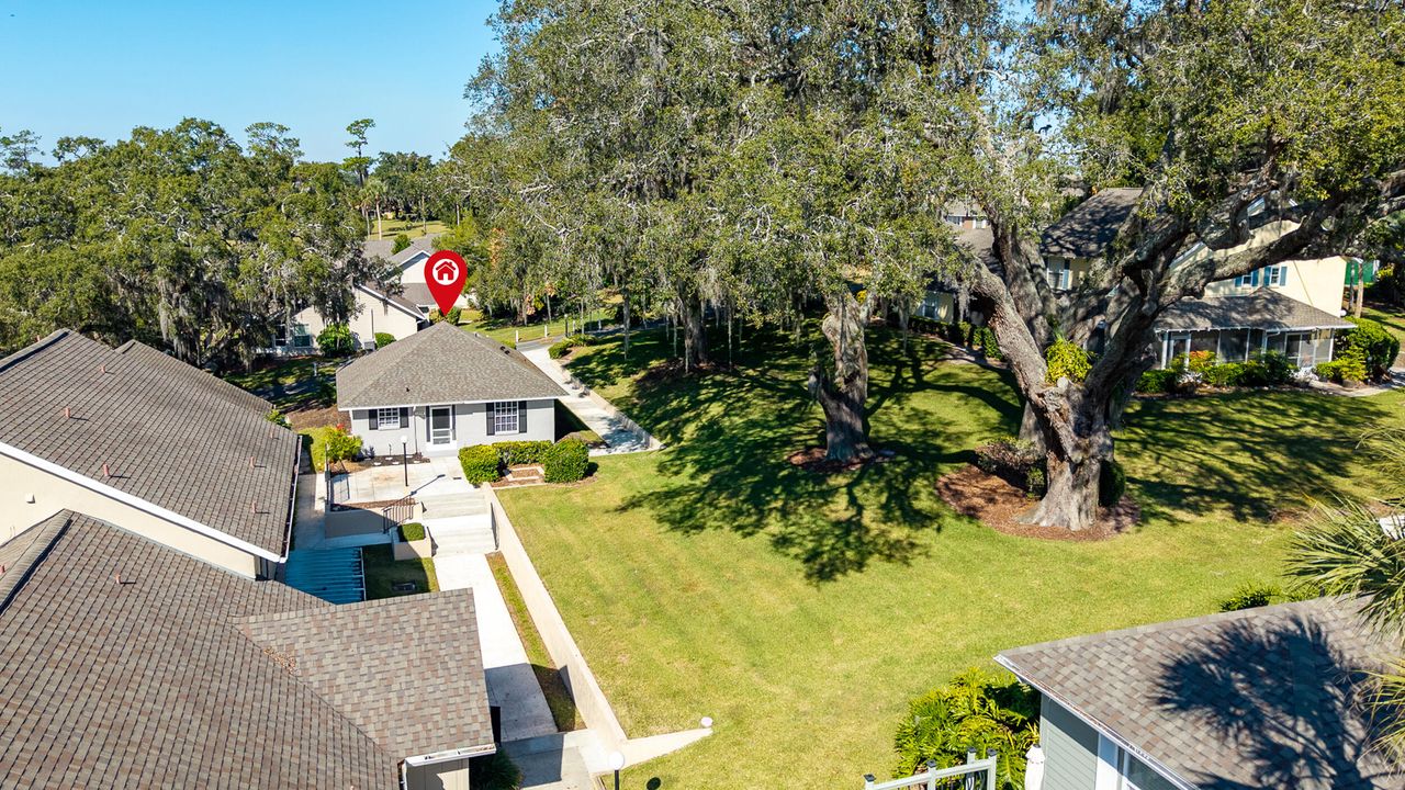 待售: $260,000 (2 贝兹, 2 浴室, 978 平方英尺)