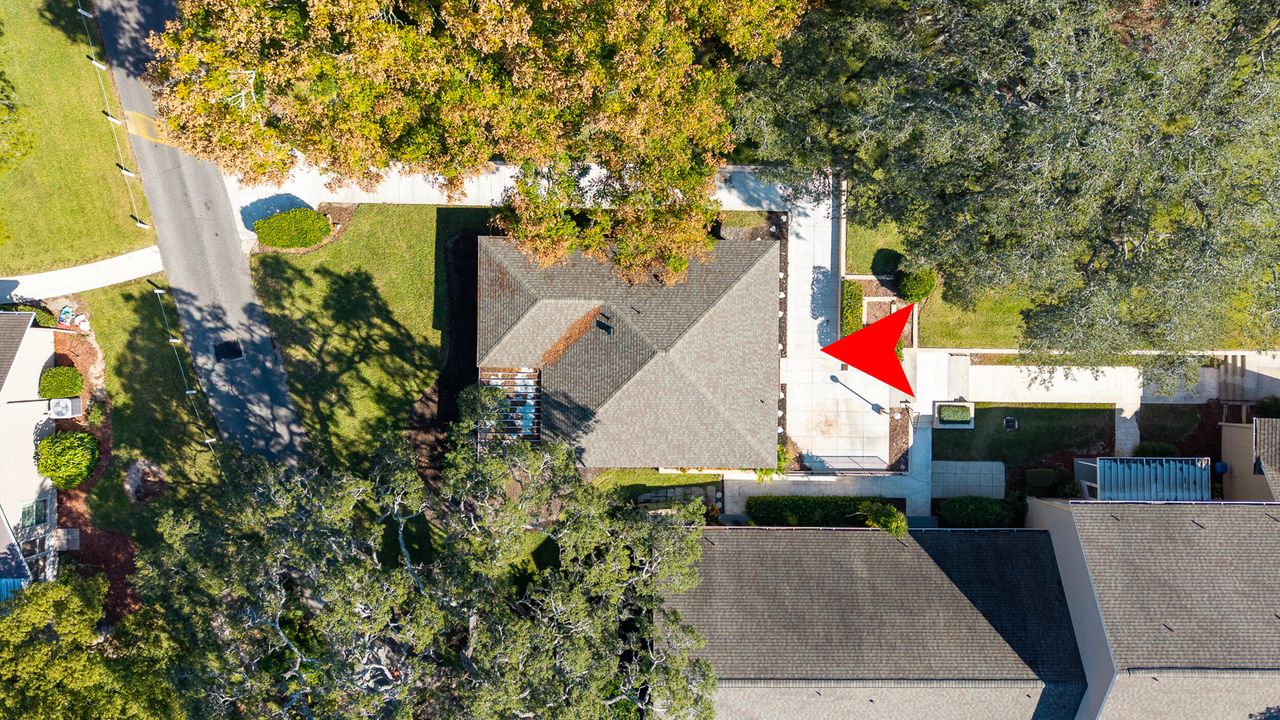 待售: $260,000 (2 贝兹, 2 浴室, 978 平方英尺)