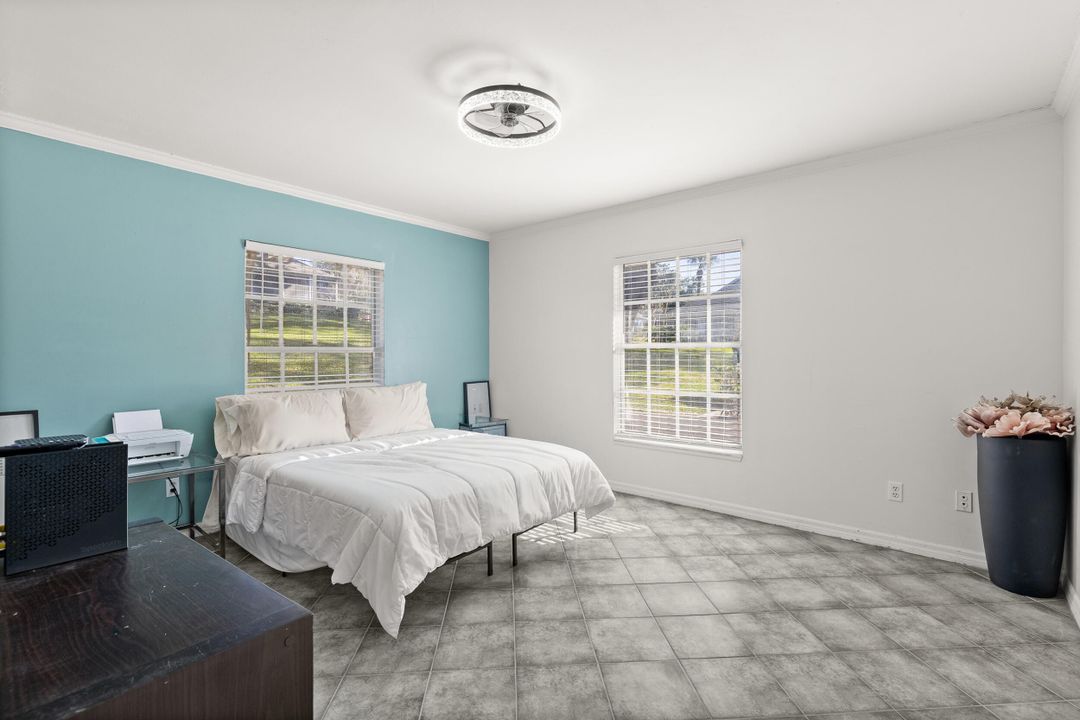 待售: $260,000 (2 贝兹, 2 浴室, 978 平方英尺)