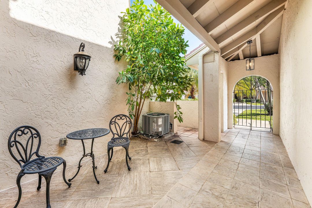 For Sale: $620,000 (2 beds, 2 baths, 1562 Square Feet)