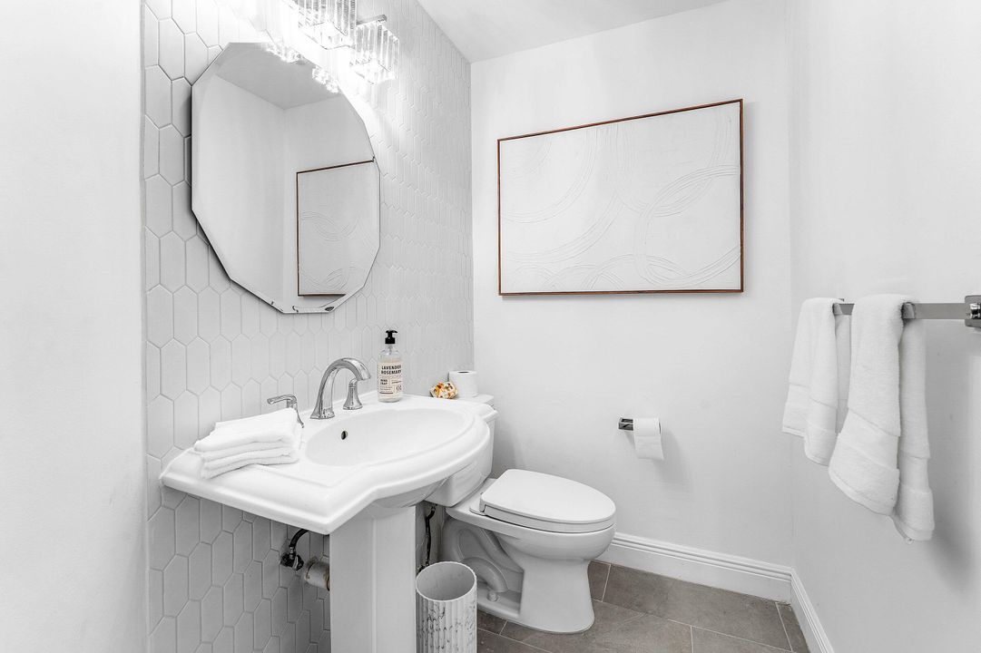 For Sale: $620,000 (2 beds, 2 baths, 1562 Square Feet)