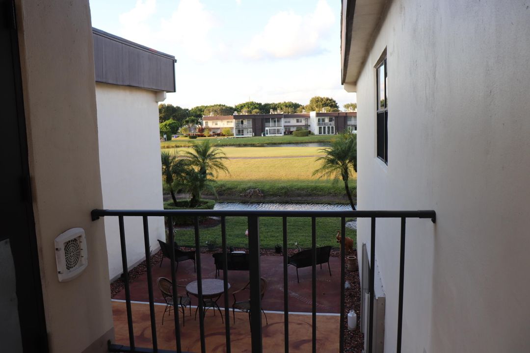 合同活跃: $1,400 (1 贝兹, 1 浴室, 792 平方英尺)